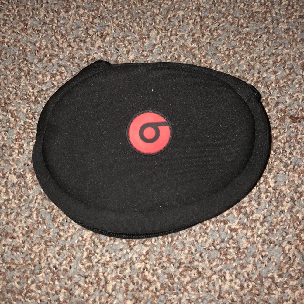 Beats Solo headphone case
